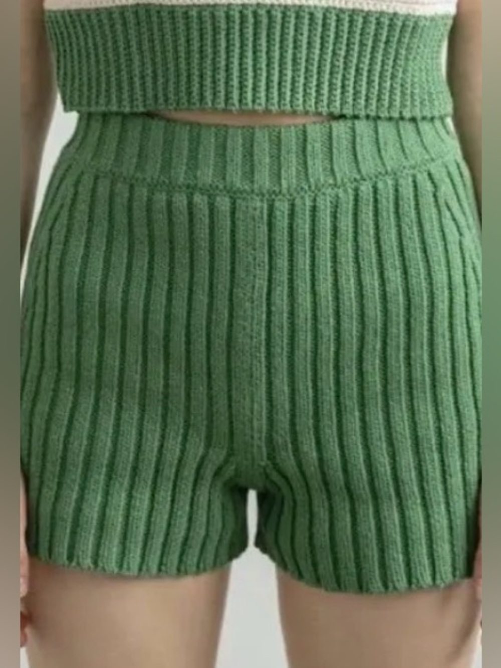The knotty ones Pilnatis
FERN GREEEN COTTON SHORTS